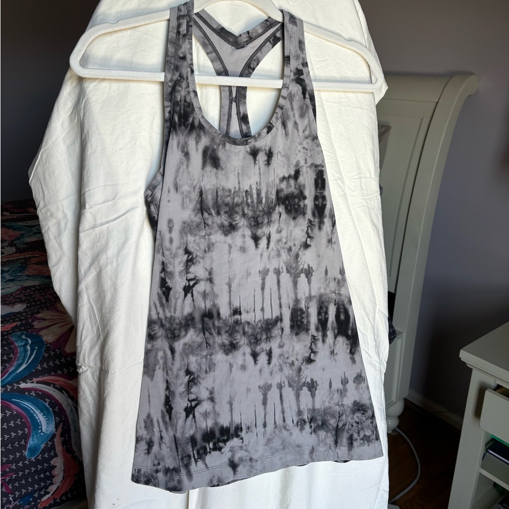 Lululemon tank top